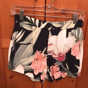 Ann Taylor Shorts - Ann Taylor NWOT tropical shorts 2P Ann Taylor Shorts - Ann Taylor NWOT tropical shorts 2P